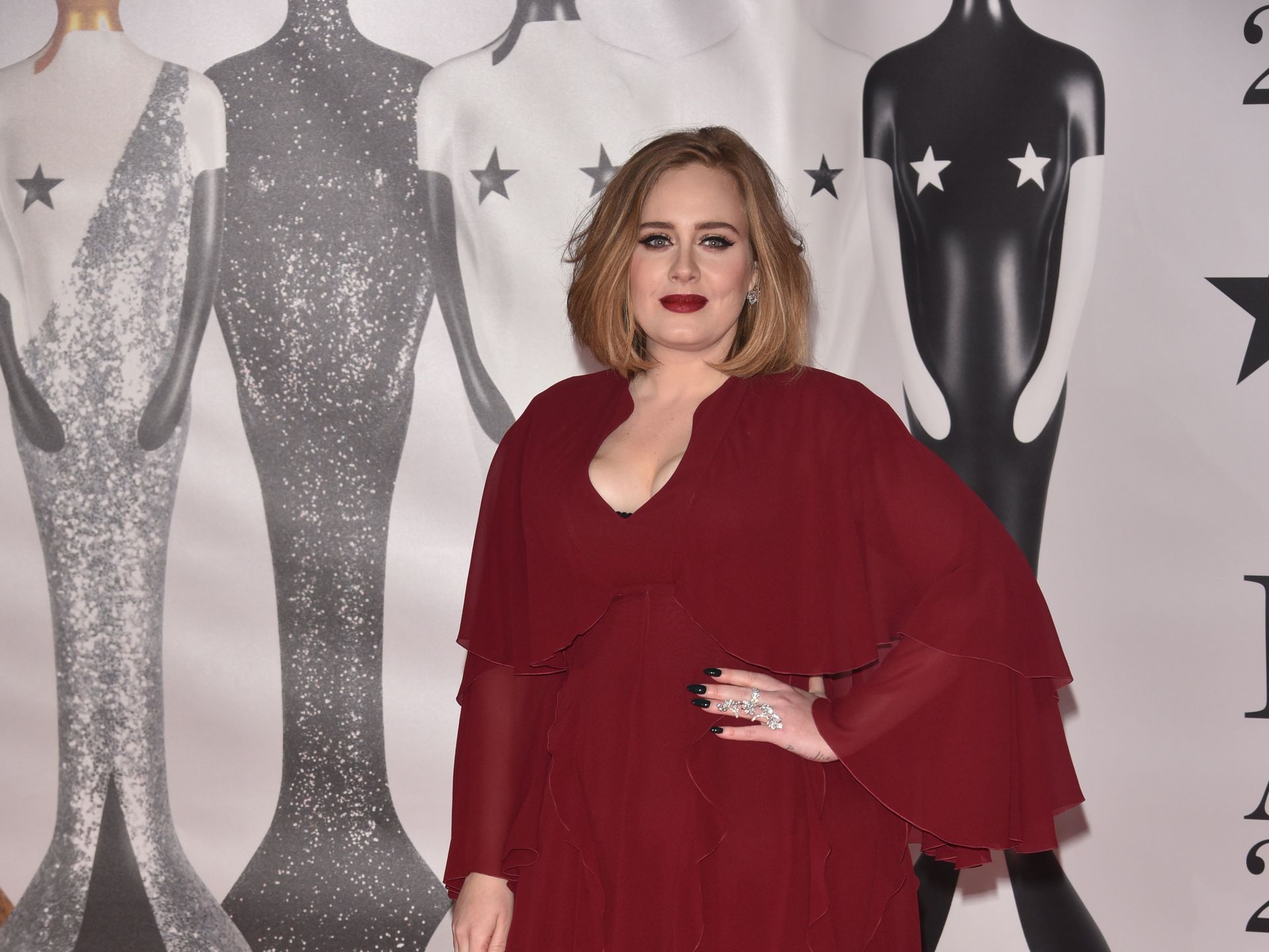 Adele triumfatorką Brit Awards 2016! Co za dekolt