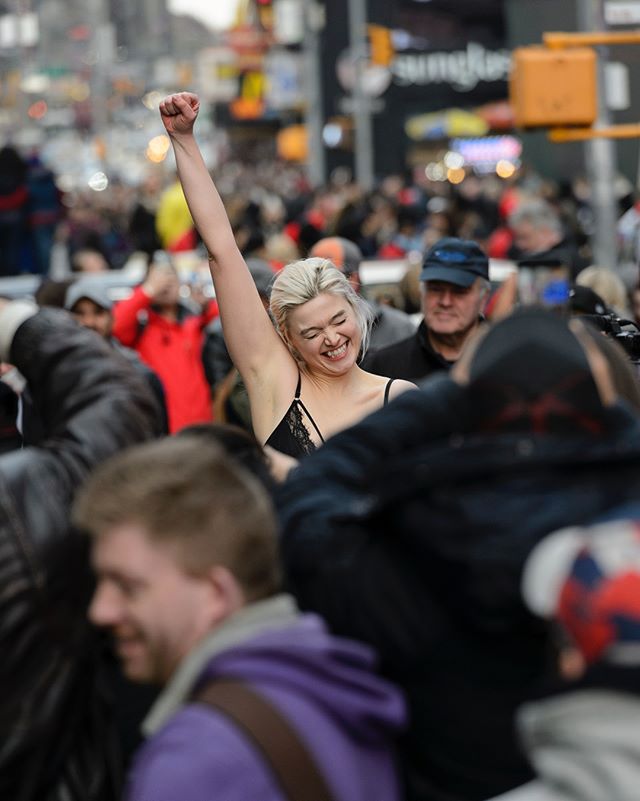 Na Times Square w samej bieliźnie. Walczą o akceptację każdej figury