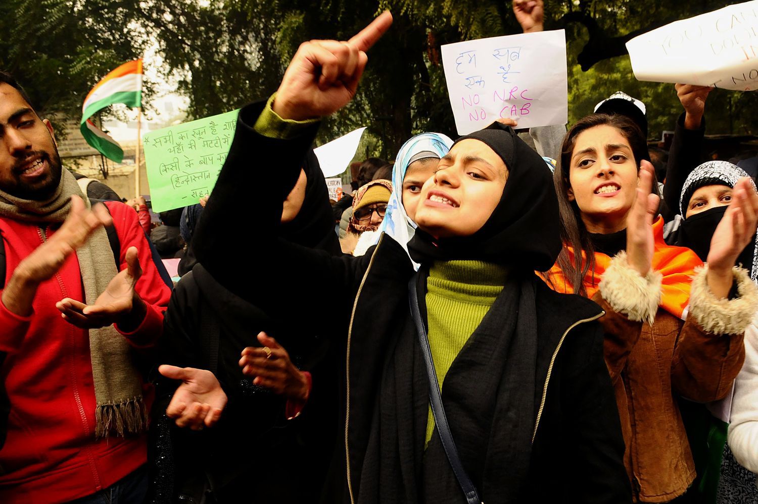 Protestujący na ulicach Delhi. 