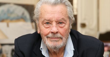 Alain Delon przeszedł udar mózgu. Wymaga stałej opieki lekarzy