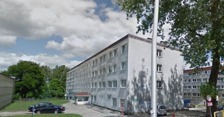 Student wypadł z akademika w Zielonej Górze. Jego stan jest ciężki