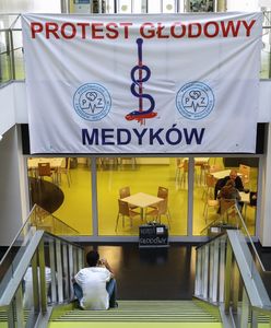 Rezydenci zaostrzają protest. Nie przyjdą do pracy. Gdzie?
