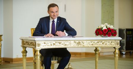 Prezydent podpisał ustawę o VAT. Kasy fiskalne online zaczną działać