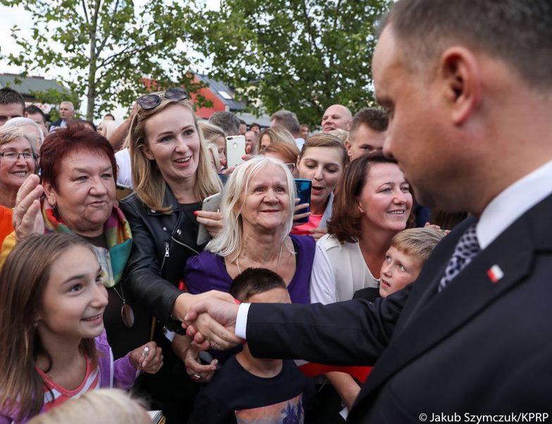 Prezydent wyraził nadzieję, że dzięki polityce PiS "będziemy w stanie podwyższać świadczenia, renty i emerytury" 