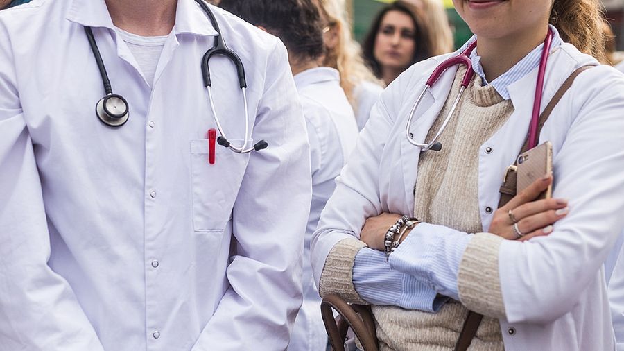 Żadnych miejsc nie przewidziano w przypadku chirurgii plastycznej i medycyny lotniczej.
