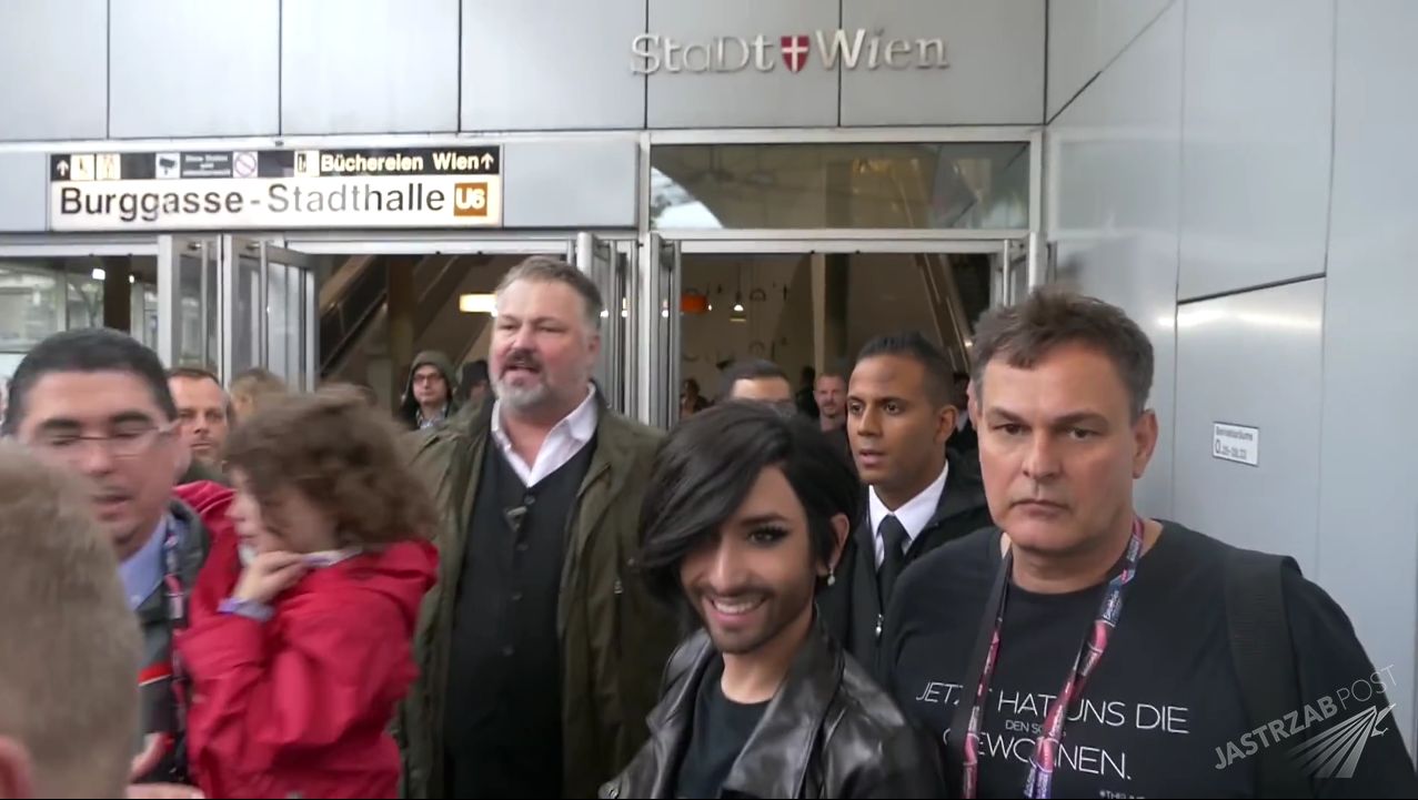 Conchita Wurst w metrze w Austrii pojechała na Eurowizję 2015