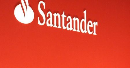 Przerwa techniczna w banku Santander. Klienci oburzeni, bank odpiera zarzuty