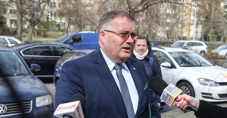 Minister Andrzej Dera mocno o Lisińskim. "Ci ludzie to cwaniaki"