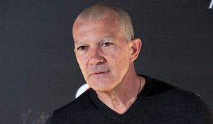 Antonio Banderas pokazał się łysy i bez brwi. Nie bez powodu ogolił głowę