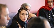 Premierka Nowej Zelandii na miejscu masakry. W hijabie oddała hołd ofiarom