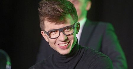Alan Andersz zdradził, że jest tytułowym Agentem? Aktor zamieścił intrygujące zdjęcie