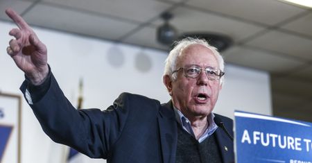 Bernie Sanders krytykuje Netflixa i Amazona za nieuczciwość
