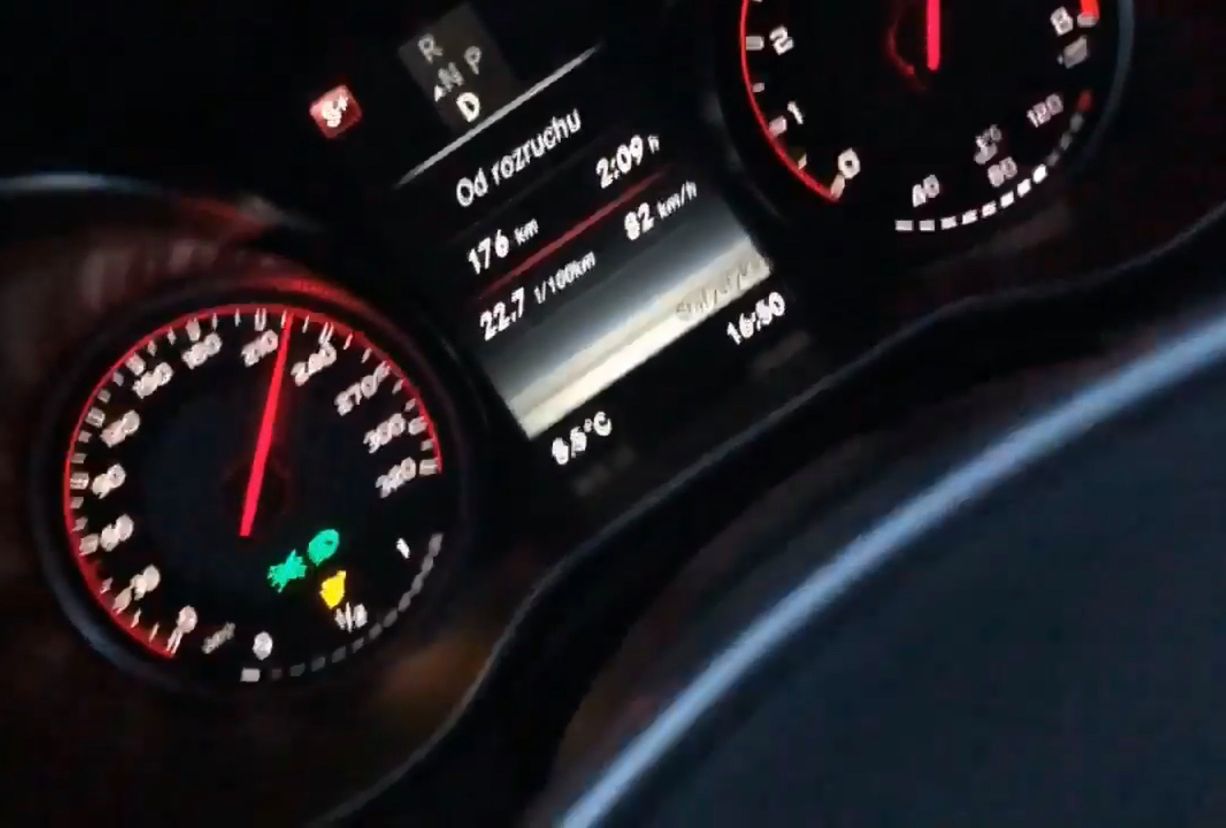 Ponad 220 km/h na liczniku 