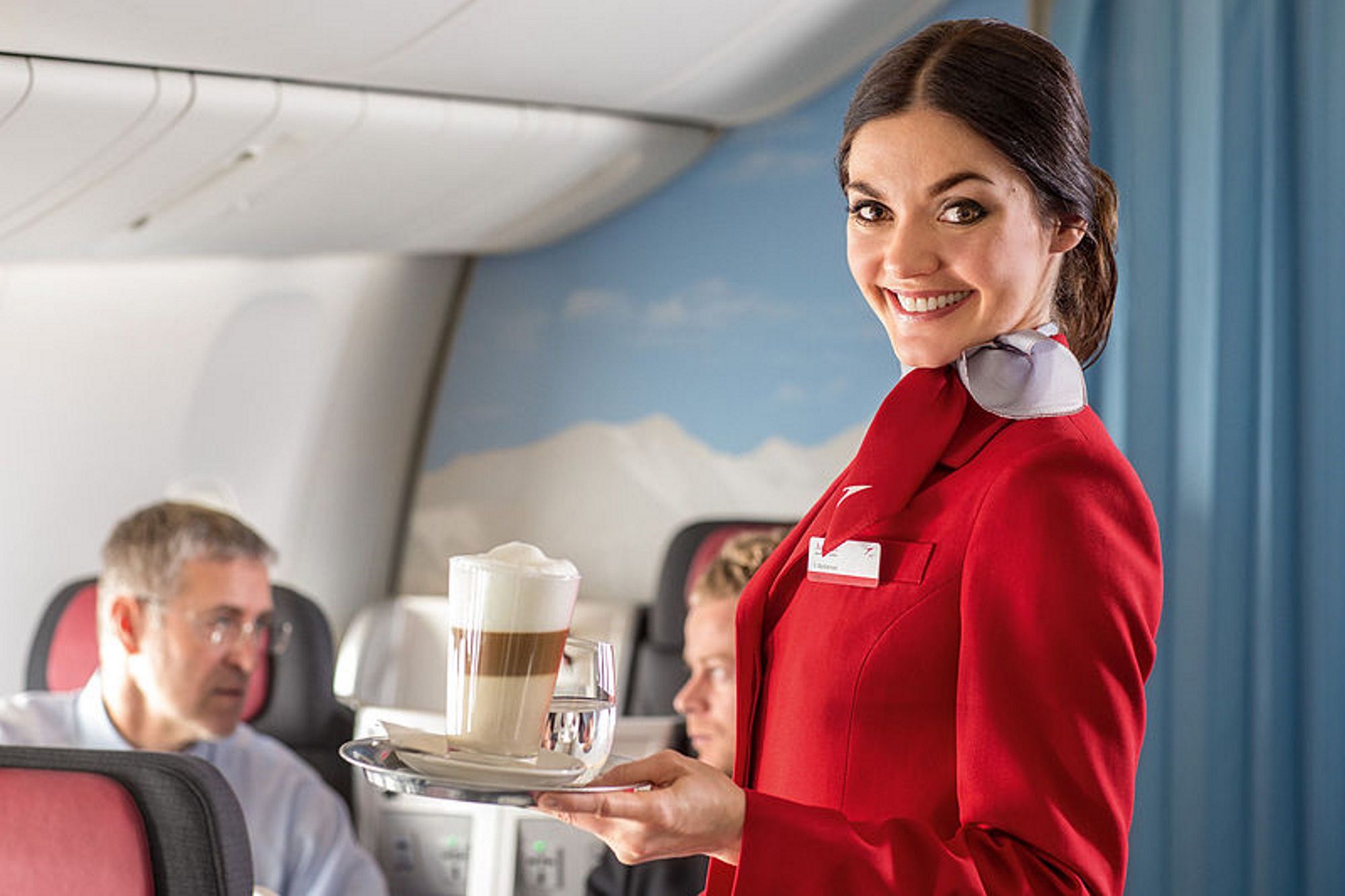 Broń, papugi i martwe ciała. Nawet nie wyobrażasz sobie, jak naprawdę wygląda praca stewardessy