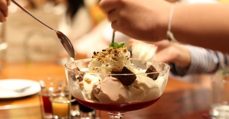 8  domowych dodatków do deserów