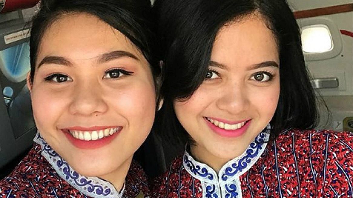 Alfiani Hidayatul Solikah (po prawej) z koleżanką