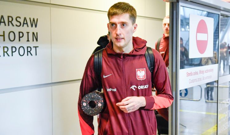 Reprezentacja Polski "przyłapana" na lotnisku 