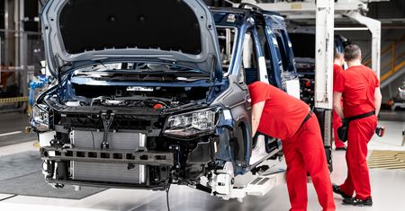 Niemiecki przemysł wrażliwy na wąskie gardła. Produkcja znowu zawodzi