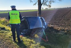 Auto uderzyło w drzewo. W wypadku ranny Brazylijczyk