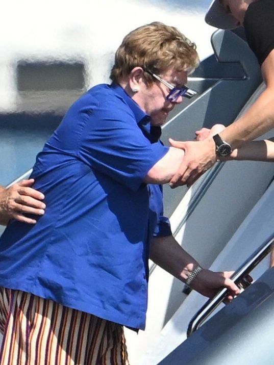 Elton John z mężem i synami w Cannes