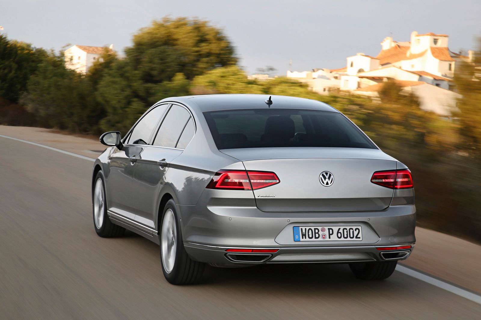 Nowy Volkswagen Passat przedstawiony w obszernej galerii zdjęć i ilustracji 4