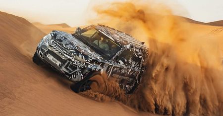 Nowy Land Rover Defender otrzyma pneumatyczne zawieszenie