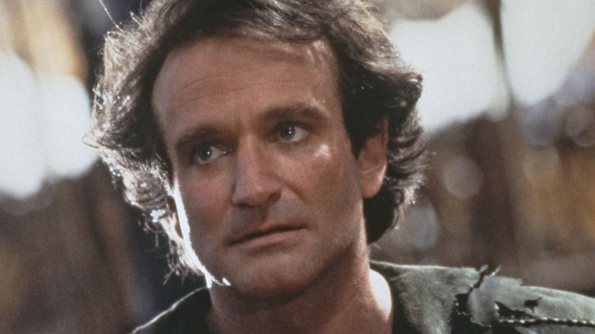 American actor Robin Williams on the set of Spielberg's film Hook, on 1 January 1991 in Los Angeles. (Photo by Murray Close/Sygma/Sygma via Getty Images)