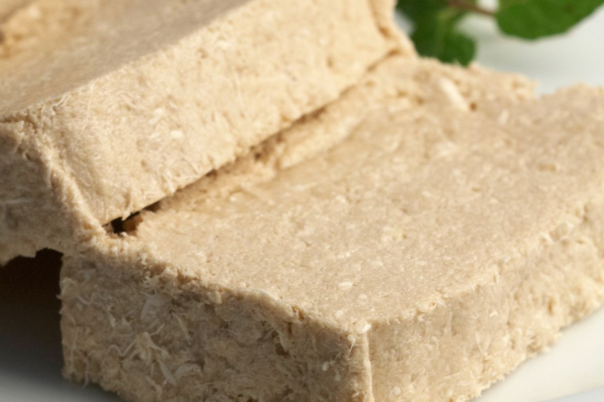 Homemade sunflower halva: A simple, sweet indulgence