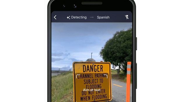 Google aktualizuje funkcję tłumaczenia obrazów. Większa baza języków i możliwości ich wykrywania