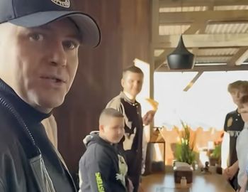 Prezydencki kebab hitem. Karol Nawrocki odwiedził bar w Wolanowie