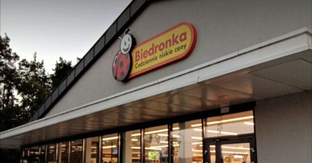 Dantejskie sceny pod Biedronką. 10-latka wezwała służby