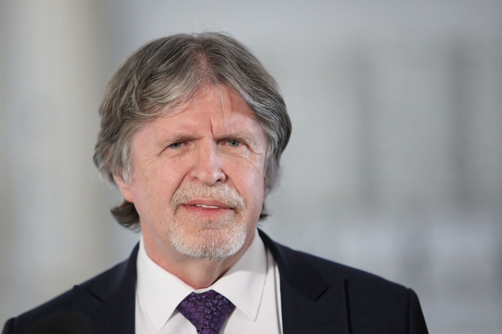 Łukasz Szumowski składa dymisję. Reakcja Andrzeja Sośnierza, który mówił o nim "najsłabsze ogniwo"
