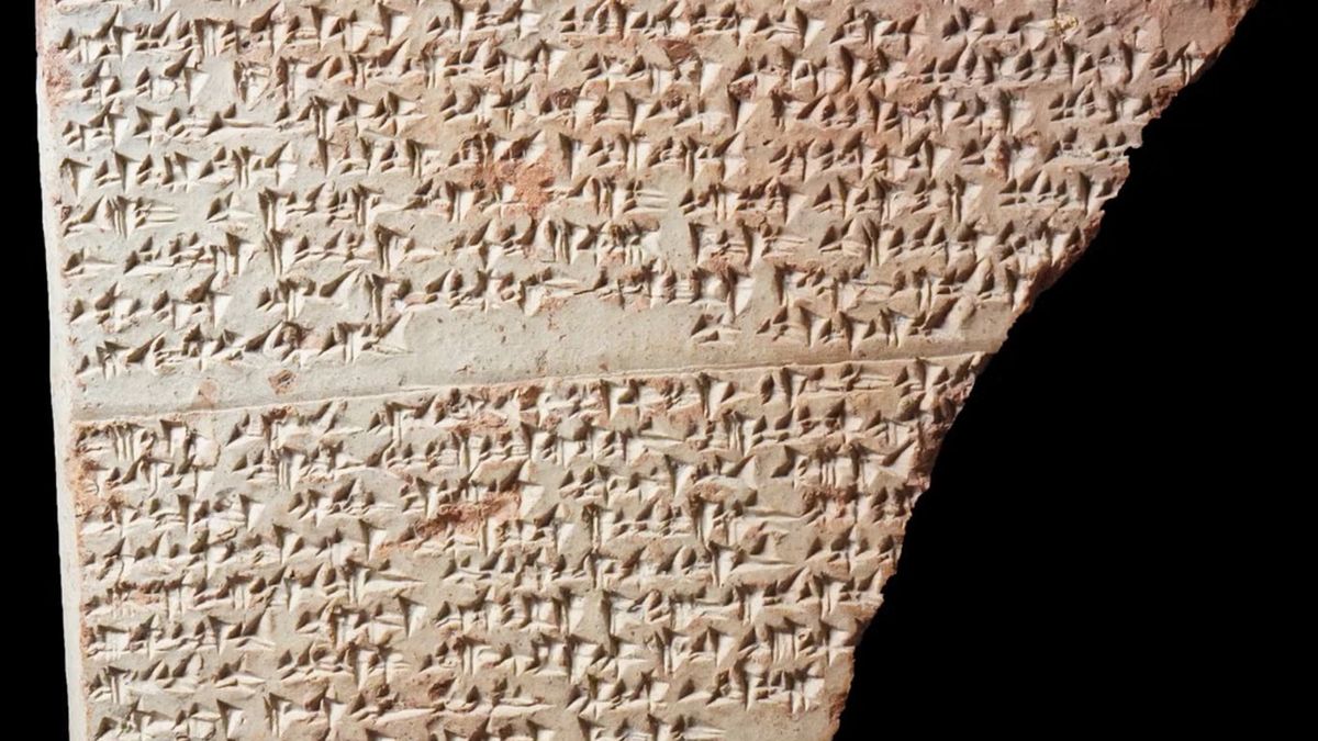 Fragment tekstu zapisanego pismem klinowym