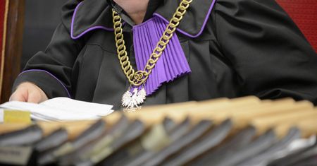 Konin. 35-latek pomógł nastolatce przerwać ciążę. Zapadł wyrok