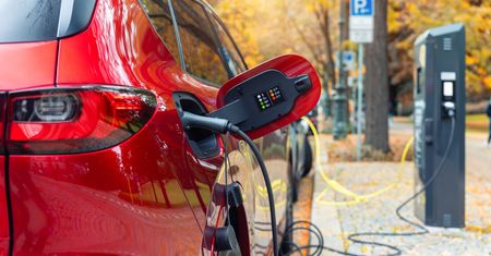 Ceny paliw w górę. W Niemczech rośnie zainteresowanie "elektrykami"