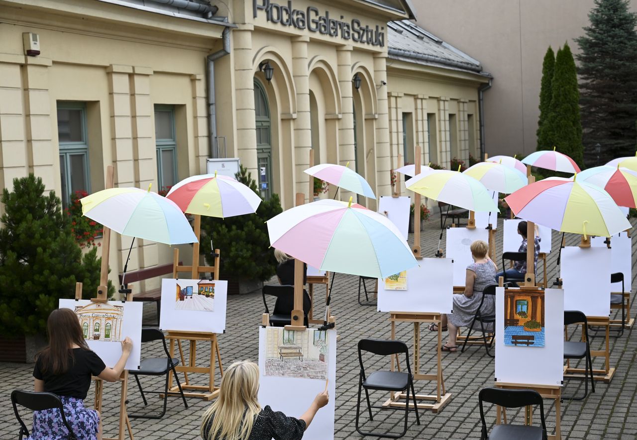 Wakacje z Płocką Galerią Sztuki. Bogaty program wydarzeń przez cały lipiec