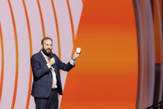 600 proc. wzrostu. Wystrzał na giełdzie w USA. W tle osoba doradcy Trumpa