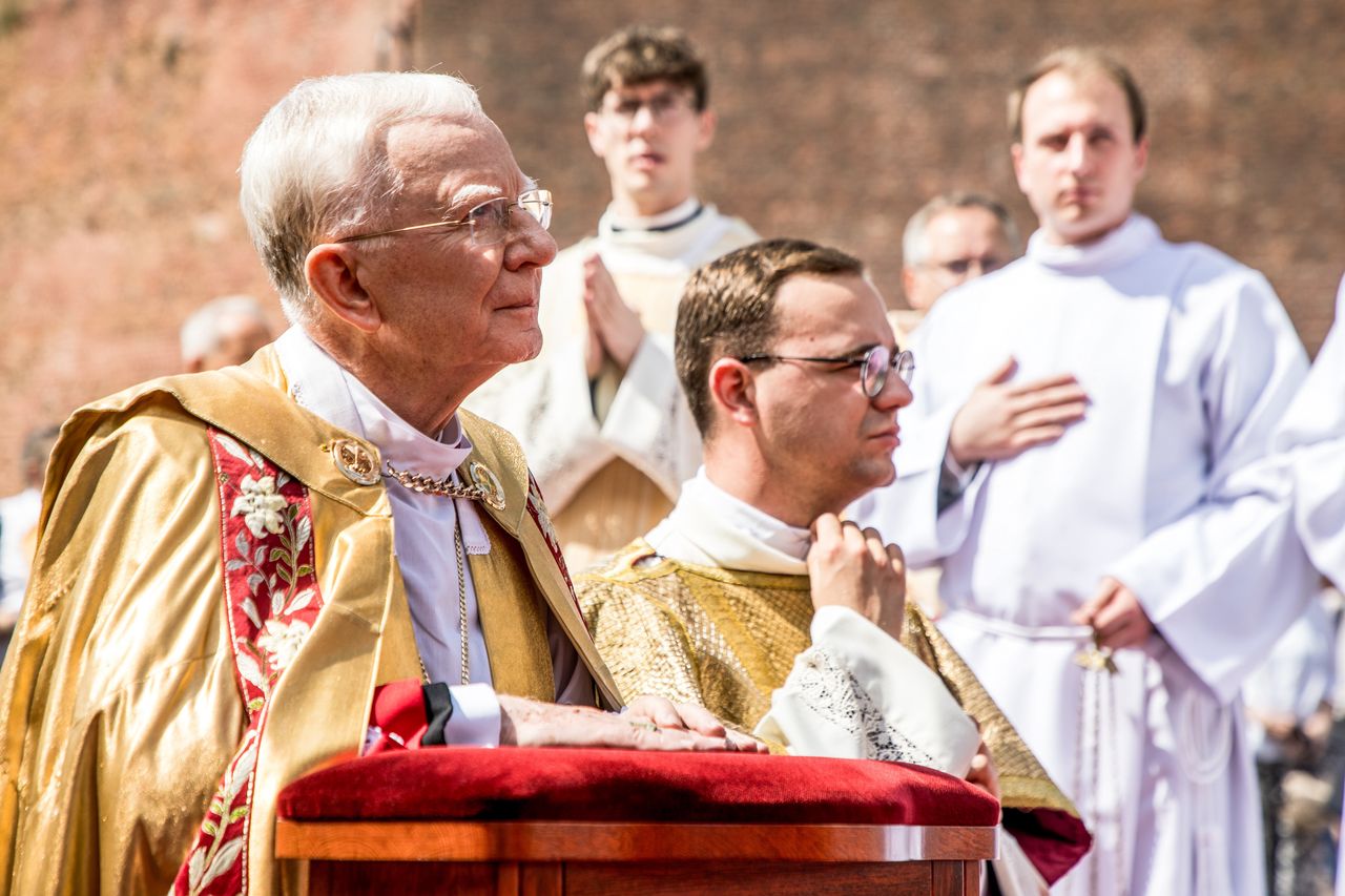 Abp Jędraszewski wygłosił kazanie. Uderzył w Trzaskowskiego