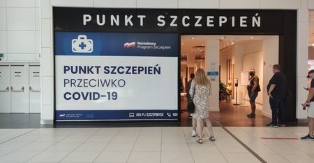 Szczepienia w galeriach handlowych. Sprawdziliśmy, jak to wygląda w praktyce