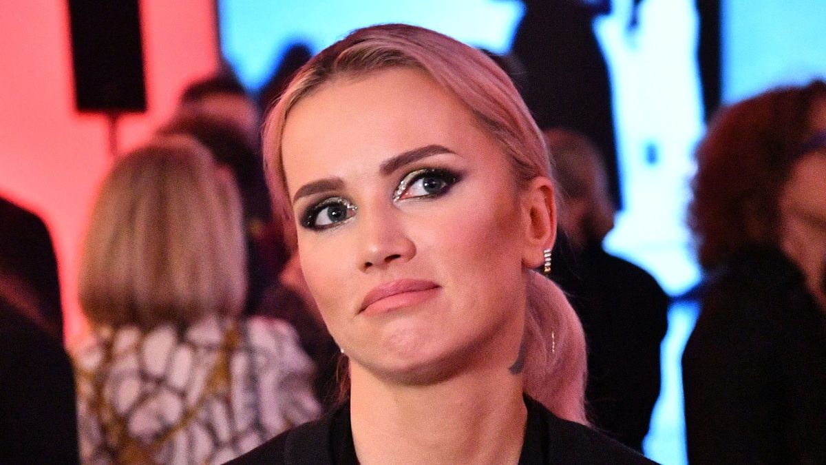 Maffashion weszła w dyskusję z internautką. Poszło o rajstopy