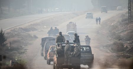 Trwa ewakuacja. Rosjanie uciekają po upadku reżimu