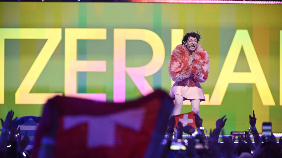 Nemo representing Switzerland wins the final of the 68th edition of the Eurovision Song Contest (ESC) at the Malmo Arena, in Malmo, Sweden, 11 May 2024. EPA/JESSICA GOW SWEDEN OUT Dostawca: PAP/EPA.