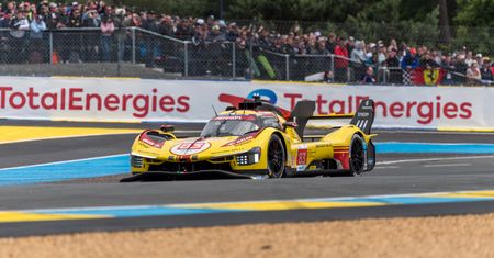 Kubica dalej na czele. Zmrok i deszcz zaczynają mieszać w Le Mans