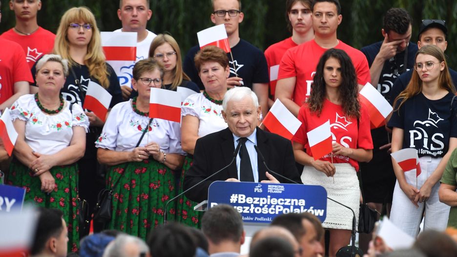Przegrali w sądzie z PO. Kaczyński i tak nie odpuszcza