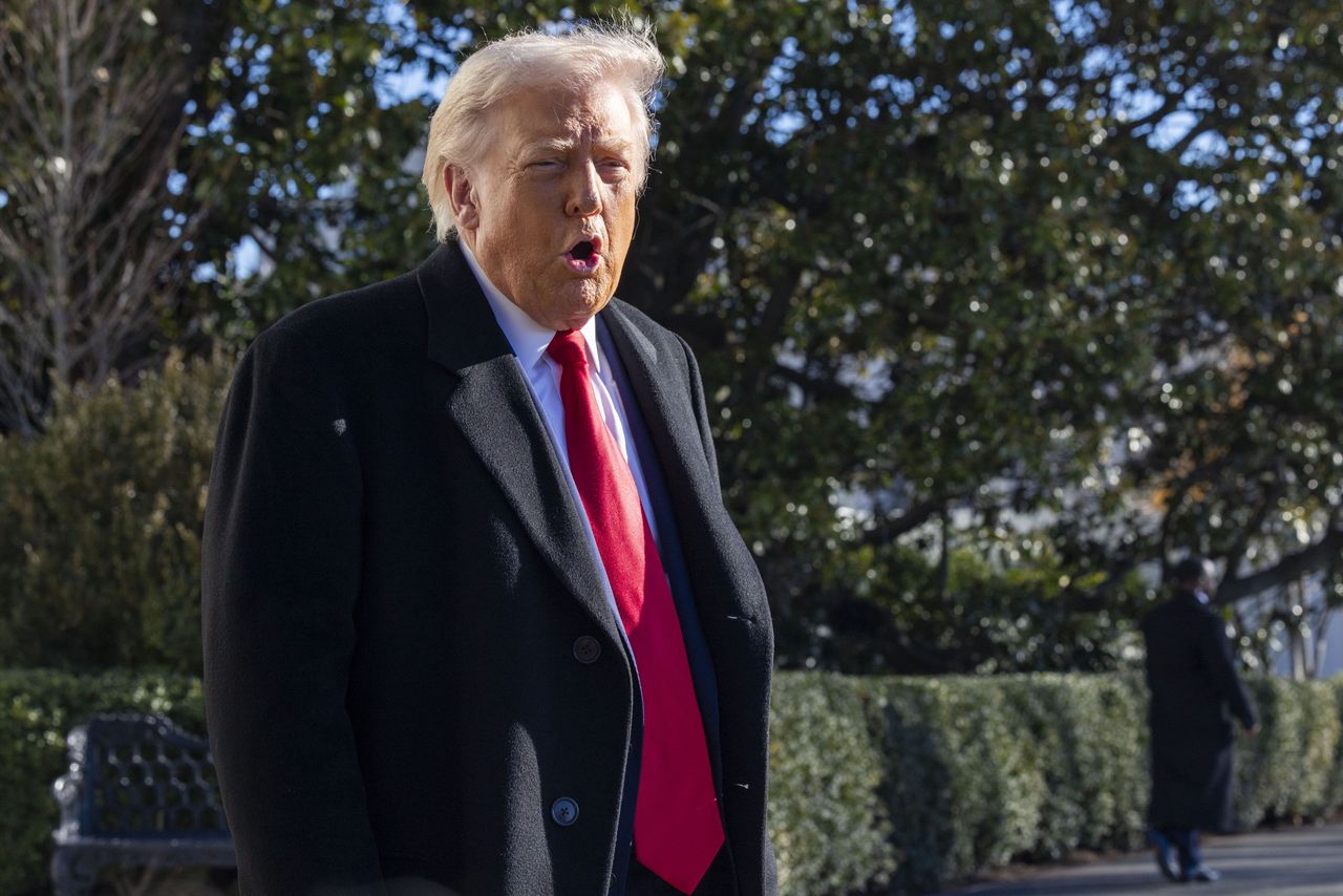 "Bardzo mocne działania". Trump grozi Iranowi