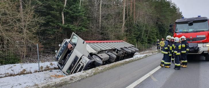 Tragedia. Nie żyje kierowca ciężarówki [Foto]