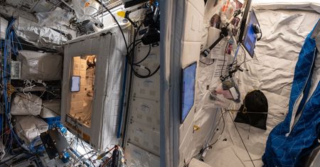 Gdzie śpi polski astronauta? Jego "sypialnia" jest wielkości budki