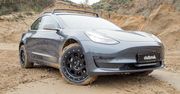 Teslą w teren? Model 3 od Delta 4x4 powinien sobie poradzić