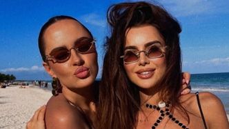 Natalia Siwiec i jej siostra dokazują na plaży w bikini. Rozgrzały was w to mroźne popołudnie? (FOTO)