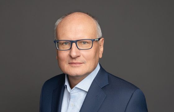 Do Rzeczy z ponad 300 inwestorami. Chciało sprzedać prawie trzy razy więcej akcji